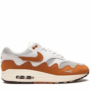 Nike
x Patta Air Max 1 "Monarch" sneakers/ New Authentic